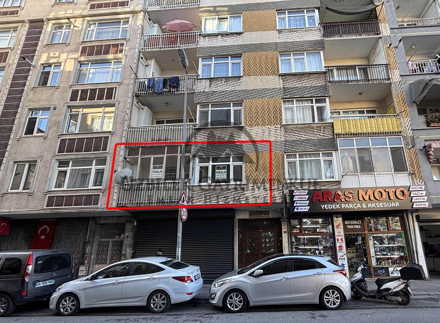 Metro Metrobüse Yakın 2+1 Kombili 1.Kat Masrafsız Kiralık Daire 90 m2