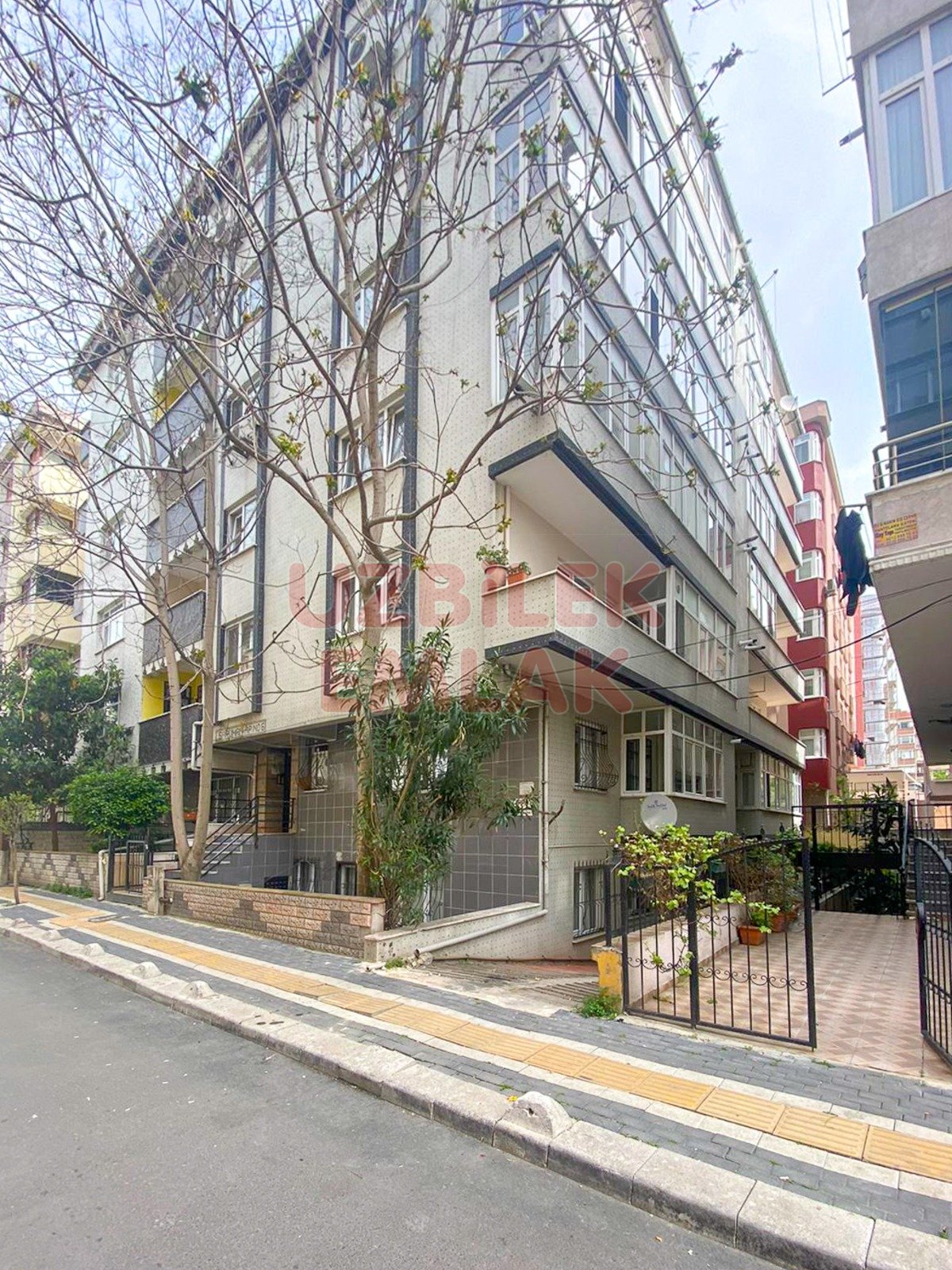 SİYAVUŞPAŞA'DA 21 YILLIK BİNADA KİRALIK 2+1