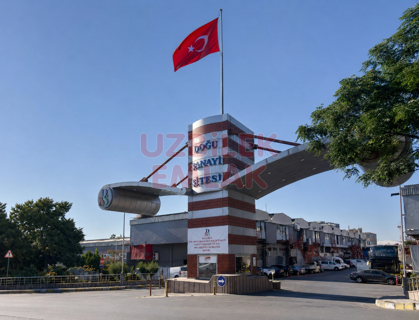 YENİBOSNA DOĞU SANAYİ SİTESİ’NDE 600 M2 KİRACILI İŞYERİ