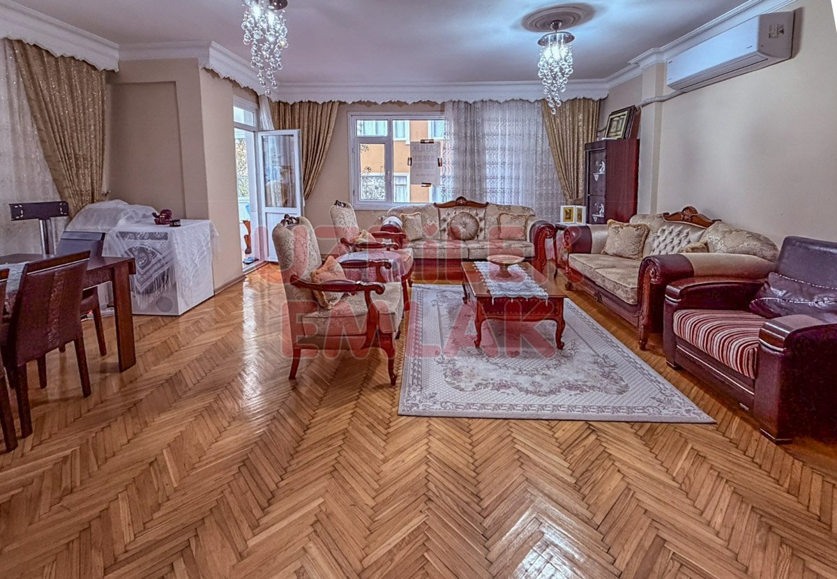 Bahçelievler Yayla Mevkii Asansörlü 125m² Satılık 3+1 Daire