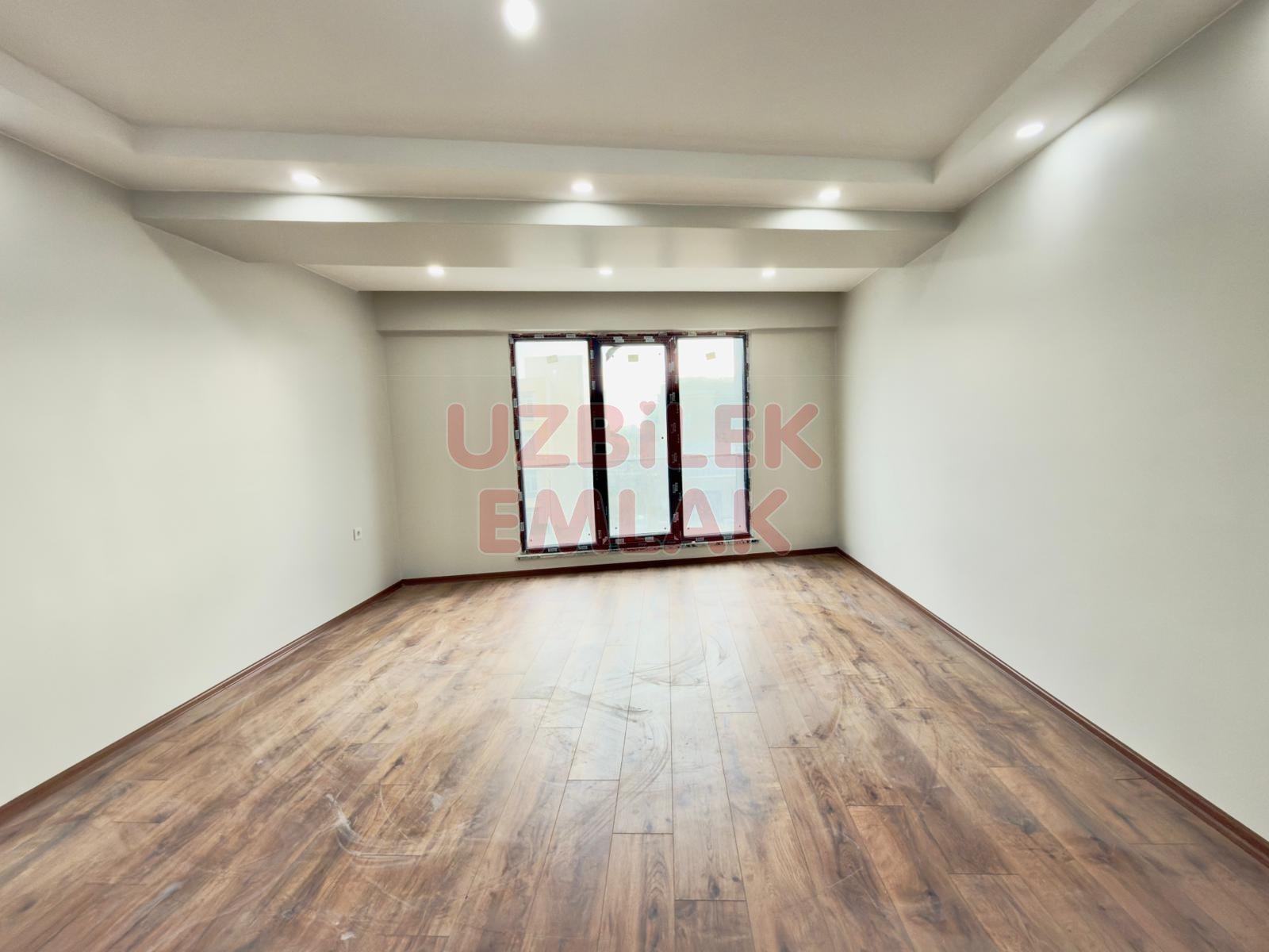 Yeni Binada Kiralık Sıfır Köşe Daire 3.Kat 90 m2