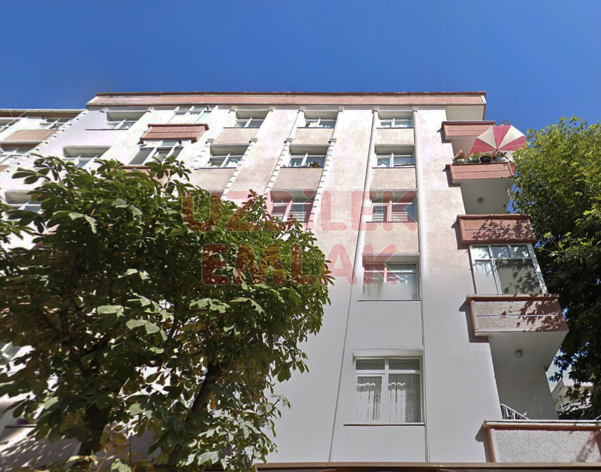 Bahçelievler Yayla’da Satılık 2+1 Asansörlü Bakımlı Daire