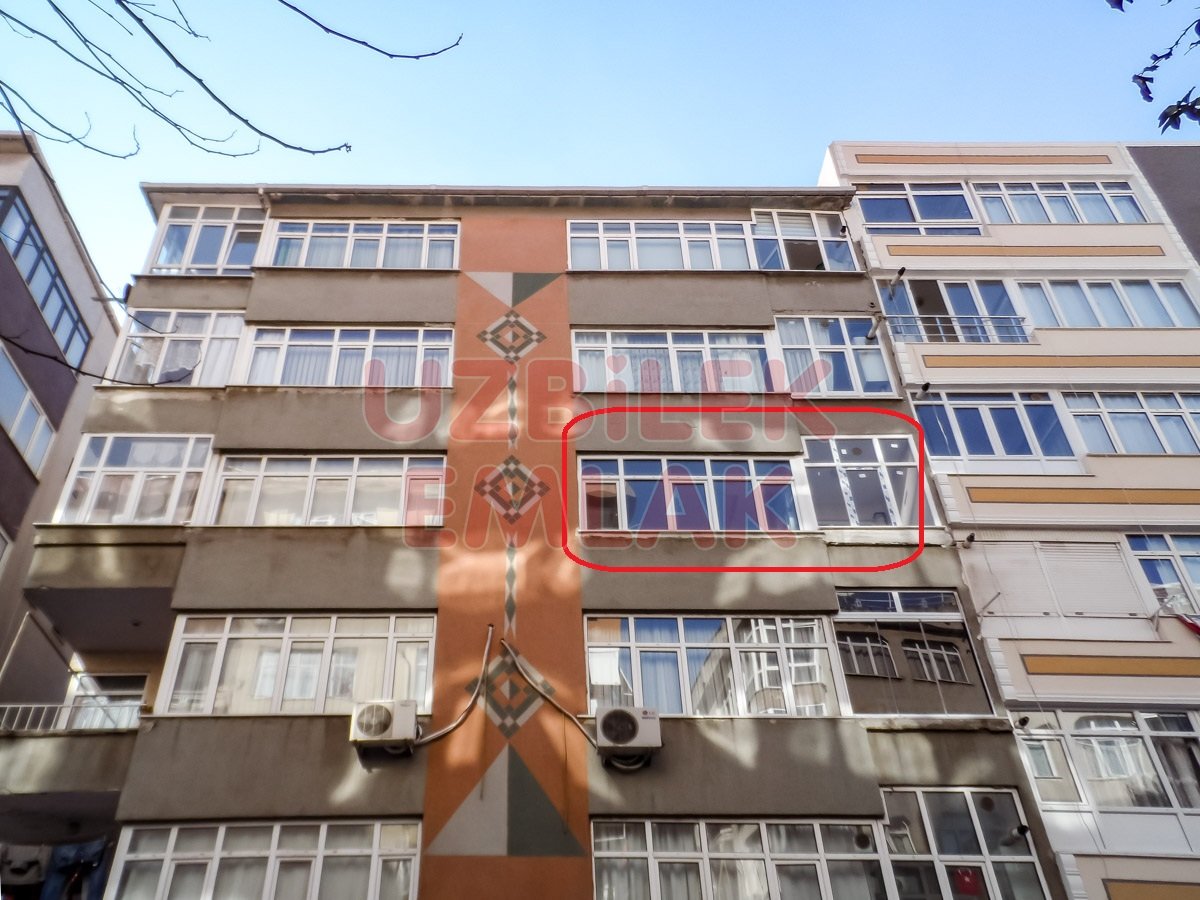 Bahçelievler Yayla Çamlık Caddesi Civarı Satılık 2+1 Yatırımlık