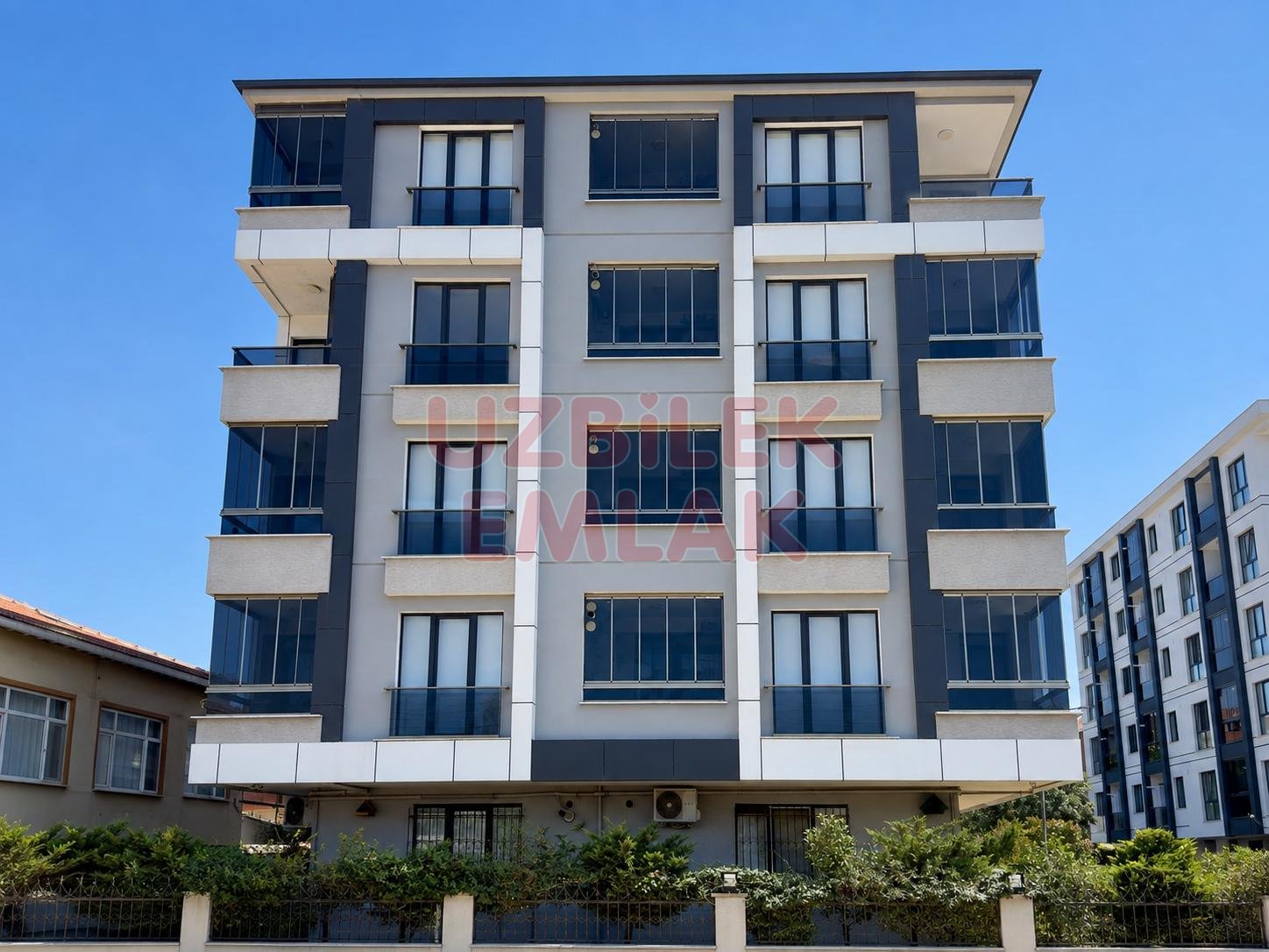 Şirinevler Çavuşpaşa Mevkii 2+1 Yeni Bina Otoparklı Şık Daire