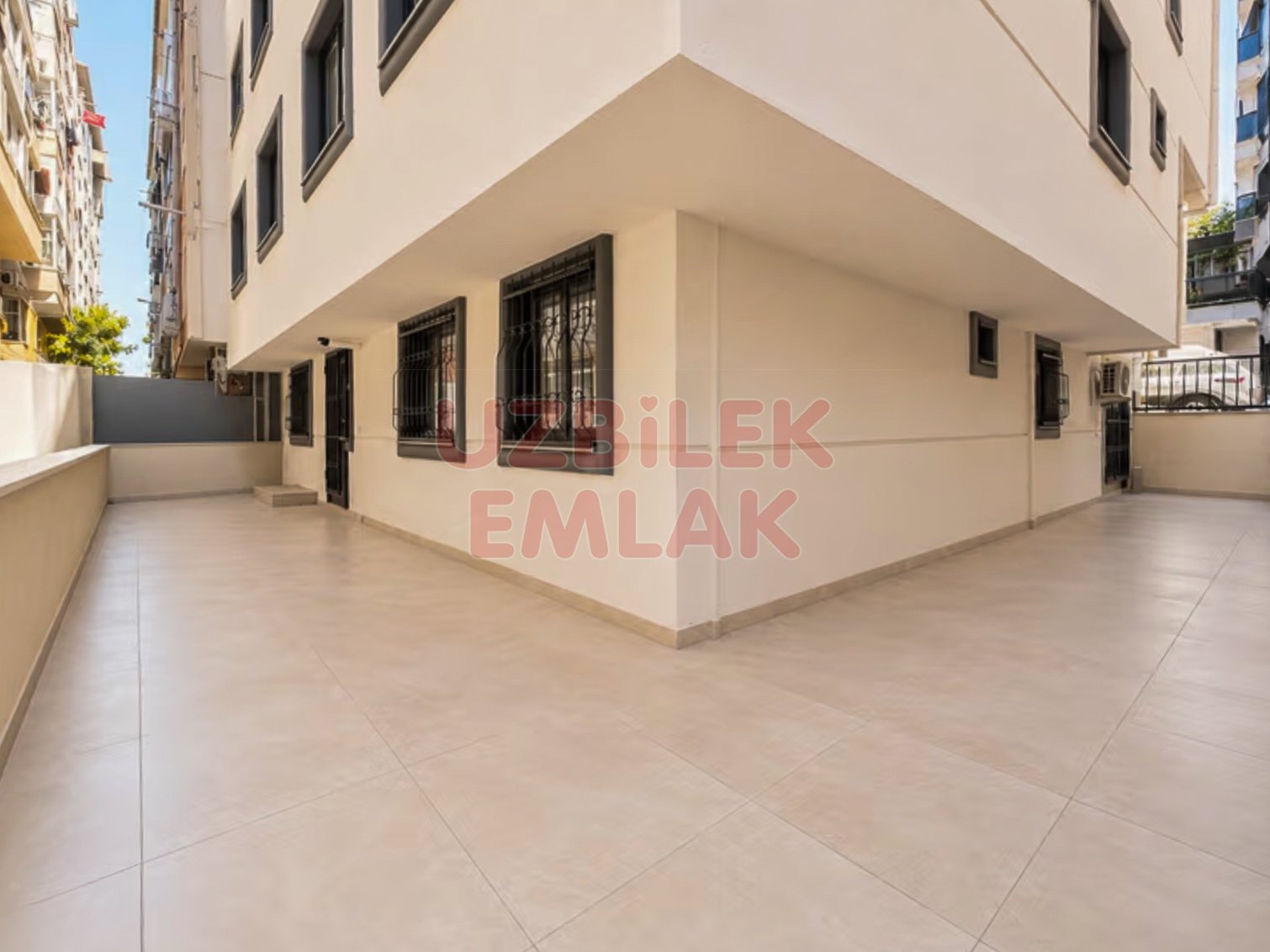 BAHÇELİEVLER SİYAVUŞPAŞA YAYLA MERKEZ’DE SATILIK SIFIR 2+1 BAHÇE KATI DAİRE
