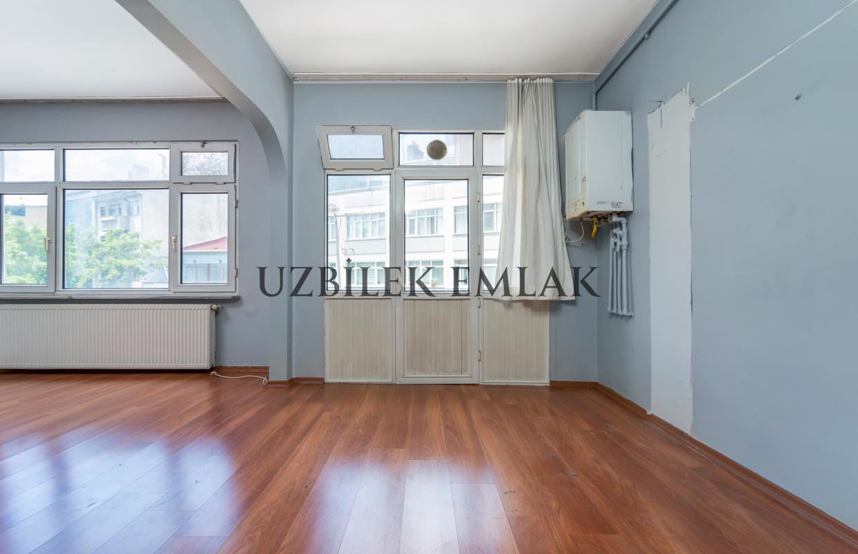 ŞEHREMİNİ BÜYÜK SARAY MEYDANI CADDESİ SATILIK 1+1 2.KAT BOŞ DAİRE