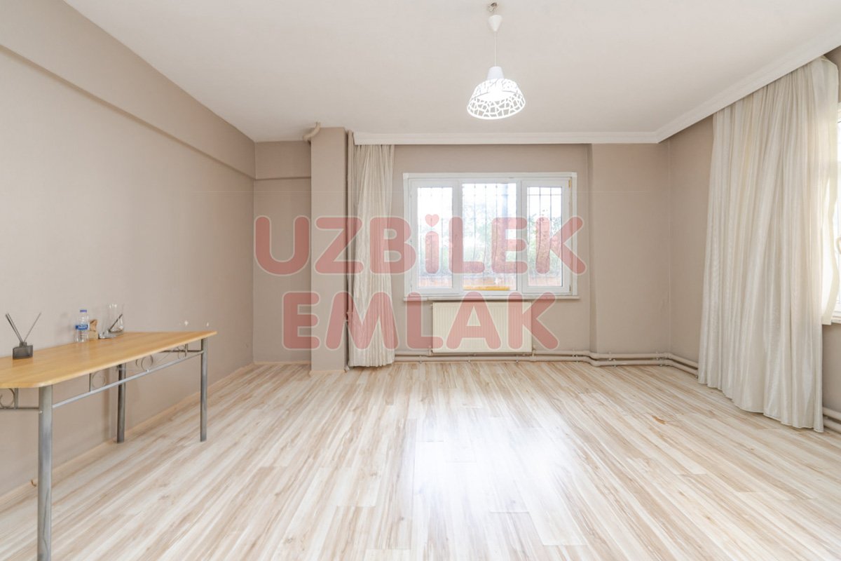 Bahçelievler Çalışlar Mevkii Kiralık 2+1 Otoparklı Bahçe Katı 