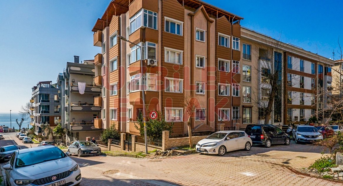 Avcılar Denizköşkler'de 3+1 Kiralık | Bahçe Kullanımlı | 115 m² Net