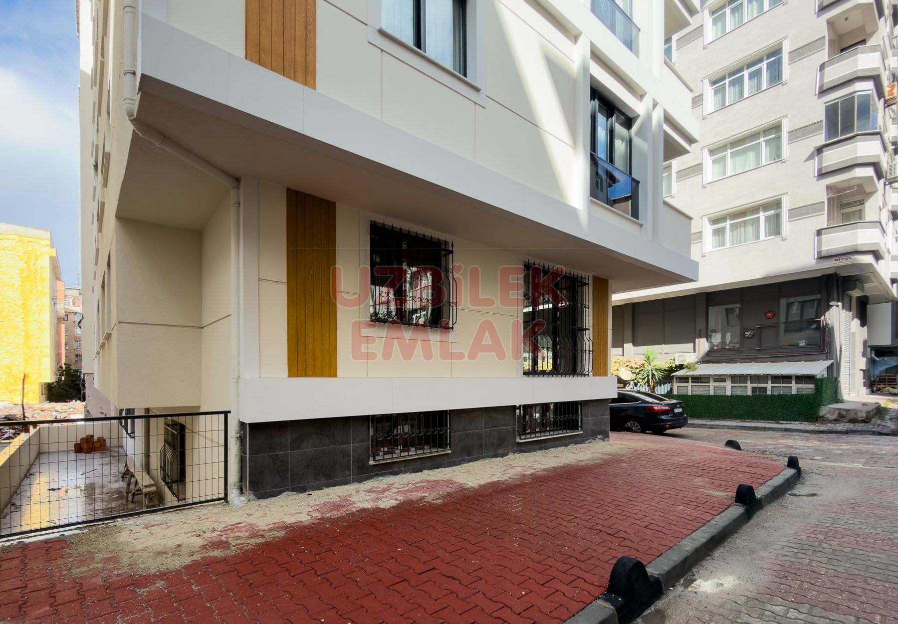 Bahçelievler Basın Sitesi Migros Civarı Sıfır 2+1 Yüksek Giriş 