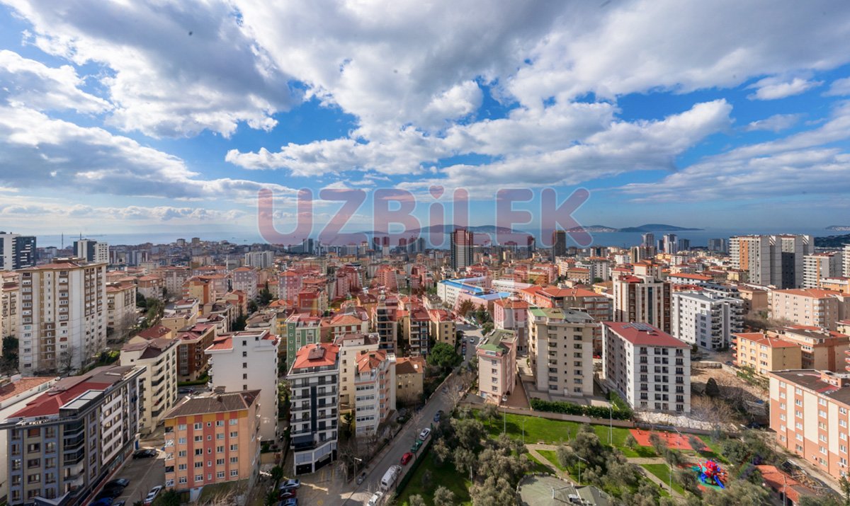Kartal Gökdeniz Sitesinde Panoramik Manzaralı Mimar Dekorasyonlu 4+1 Daire