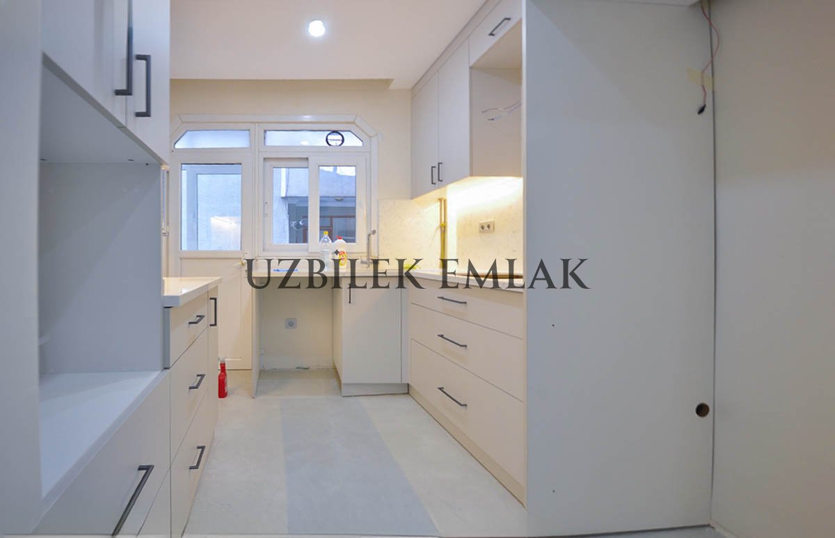 Bahçelievler Yayla Çamlık Caddesi Civarı Bakımlı 3+1 Boş Daire 