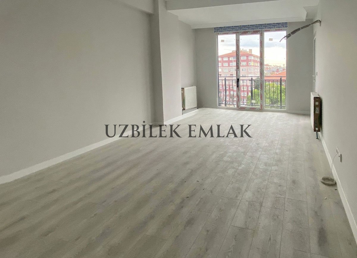 Bahçelievler Bizim Kent Sitesinde Satılık 1 Yıllık 3+1 Önü Açık Daire 