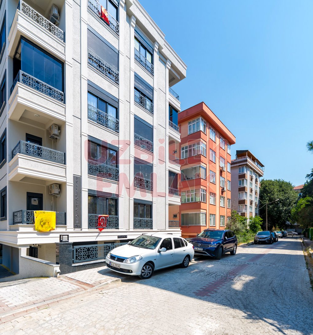 BAKIRKÖY İNCİRLİ CADDESİ CİVARI SATILIK SIFIR 3+1  2.KAT K.OTOPARKLI DAİRE
