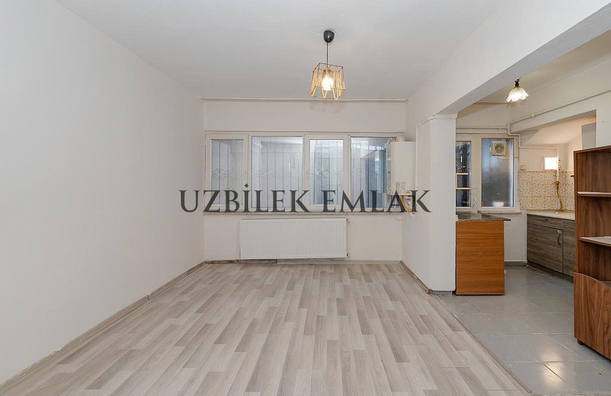 Metro Metrobüse Yakın 1+1 Kombili 75 m2 Kiralık Bahçe Katı Daire