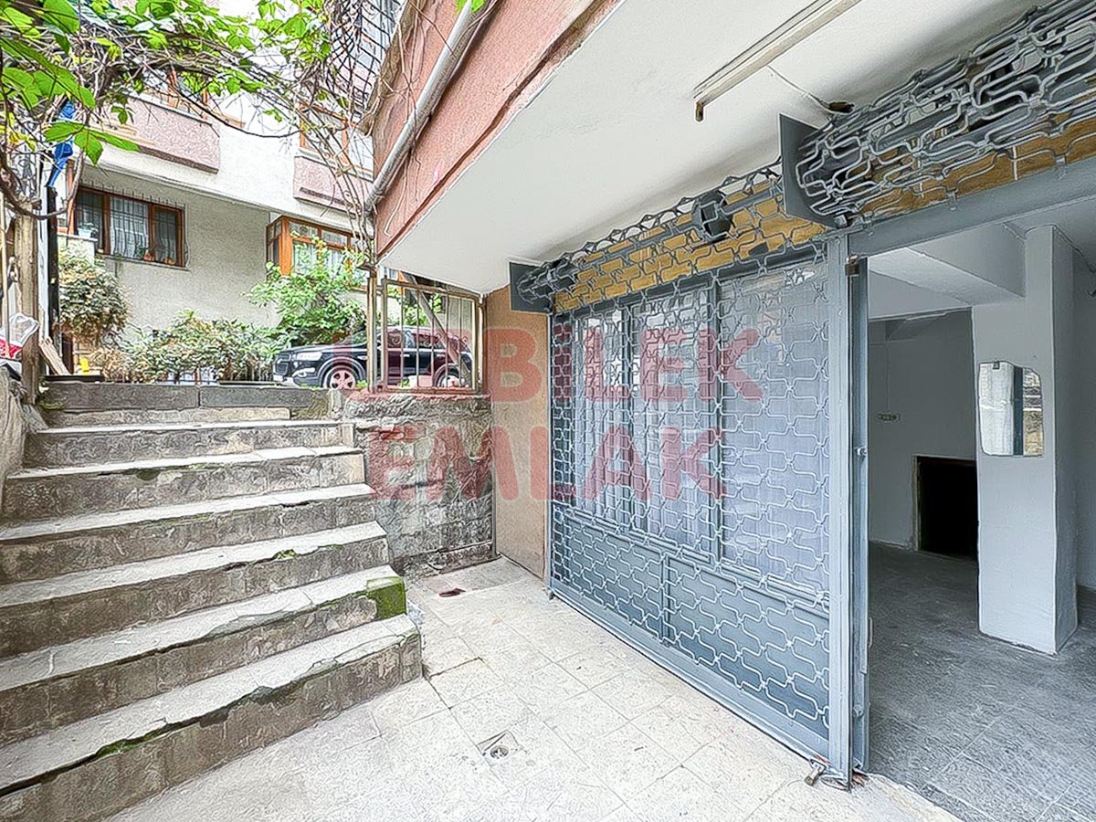 Bahçelievler Yayla Çamlık Caddesi Civarı Kiralık Depolu Dükkan