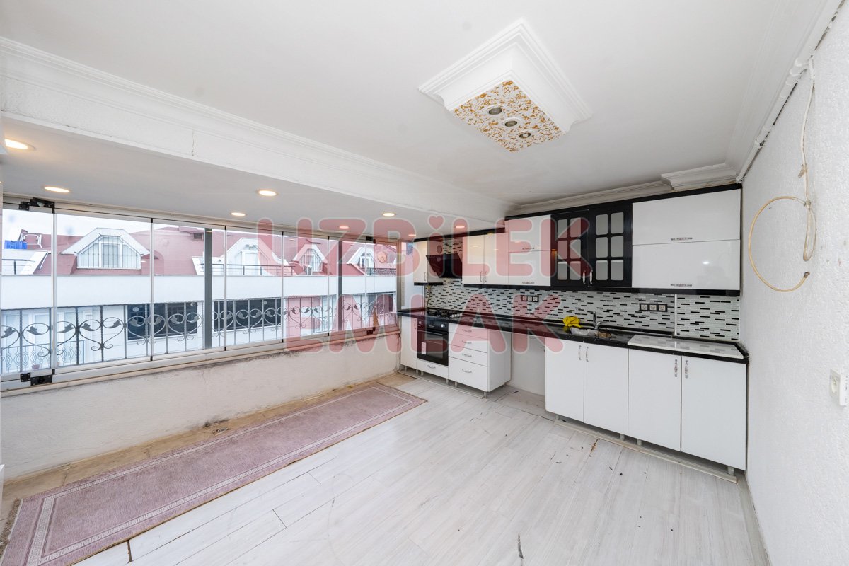 Bahçelievler Siyavuşpaşa Sıraevler Sokak Kiralık 3+1 Çift Teraslı Daire