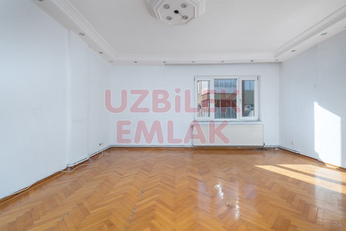 BAHÇELİEVLER MERKEZ MAH OTOPARKLI 3+1 3KAT DAİRE 