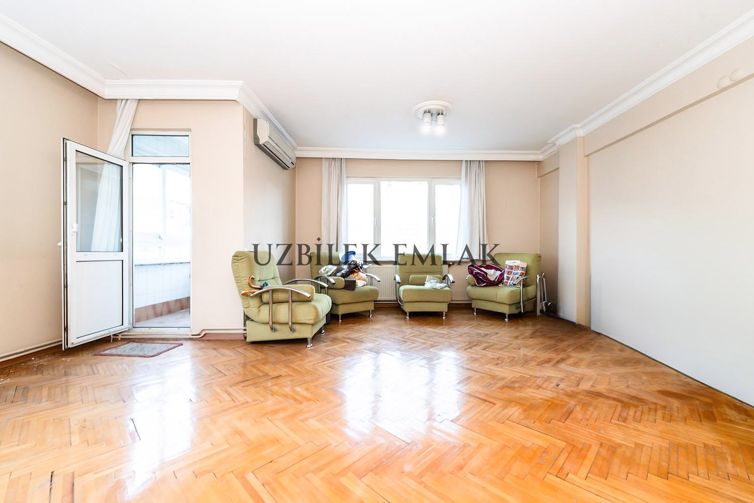 Bahçelievler Yayla Satılık Daire 3+1 140 m2 Temiz Ferah Boş Daire